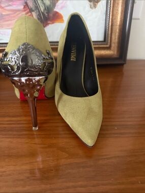 Olive Green Pointed Toe Pump with Ornate Heel